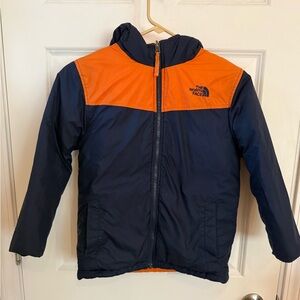 The North Face Navy and Orange Reversible Hooded Fleece Puffer Jacket Boys S 7/8